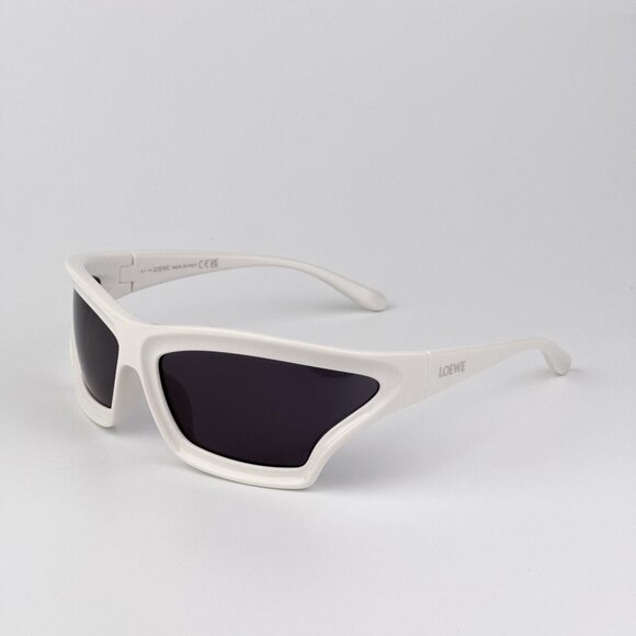 Loewe LW40143U Sunglasses – White Wraparound Shield Frame | Model LW40143U 25A - Picture 5 of 12